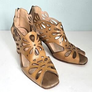 L'Artiste Flamenco Leather Heels Women's 6.5-7 Tan Floral Cut Out Artsy Summer